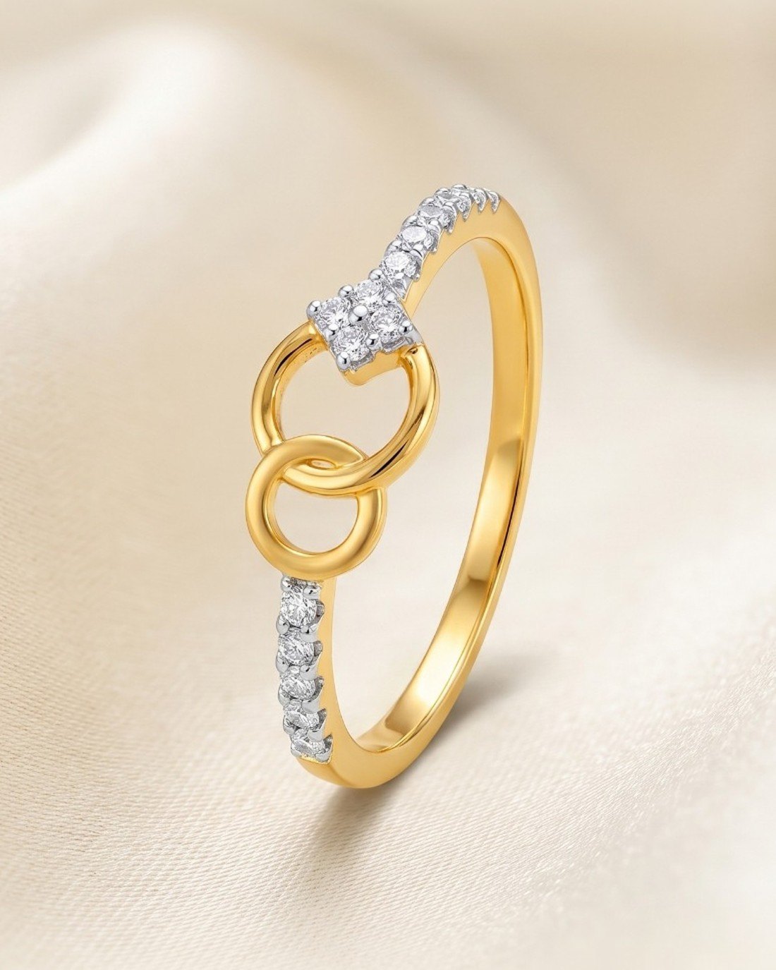 Circle & Rhombus Ring, 22K Gold, 0.874 g