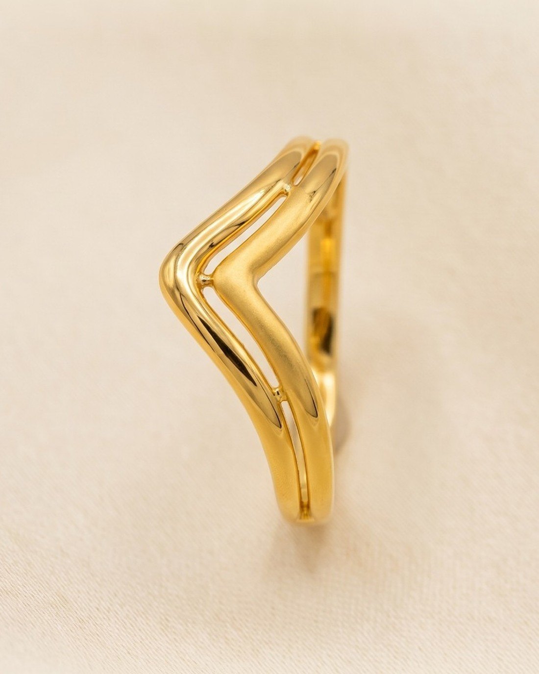 Double Chevron Point Ring, 22K Gold, 1.539 g