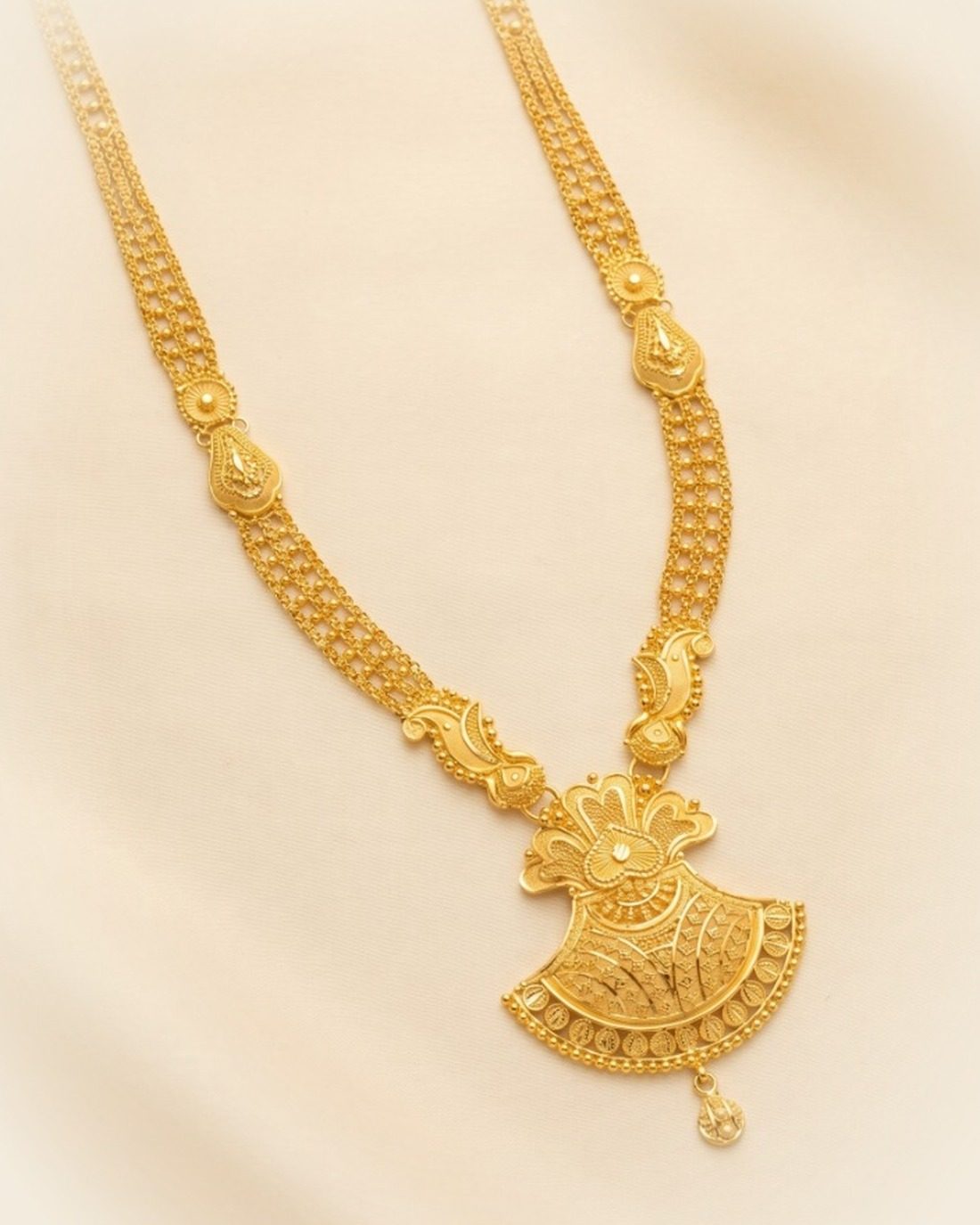 Fan Pendant Long Necklace, 22K Gold, 18.000 g
