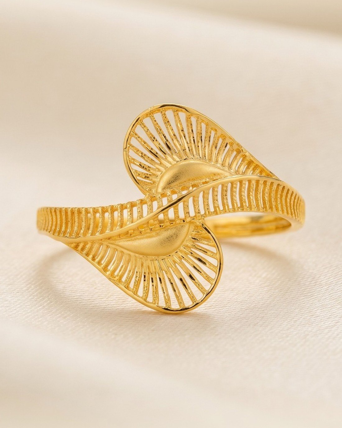 Interlocking Wave Ring, 22K Gold, 2.059 g