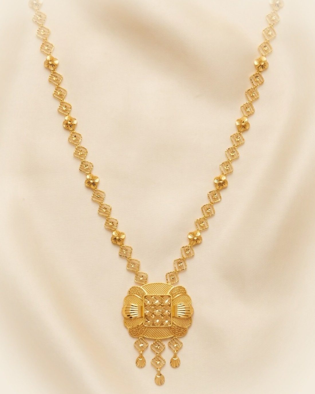 Lattice Box Pendant Long Necklace, 22K Gold, 18.100 g