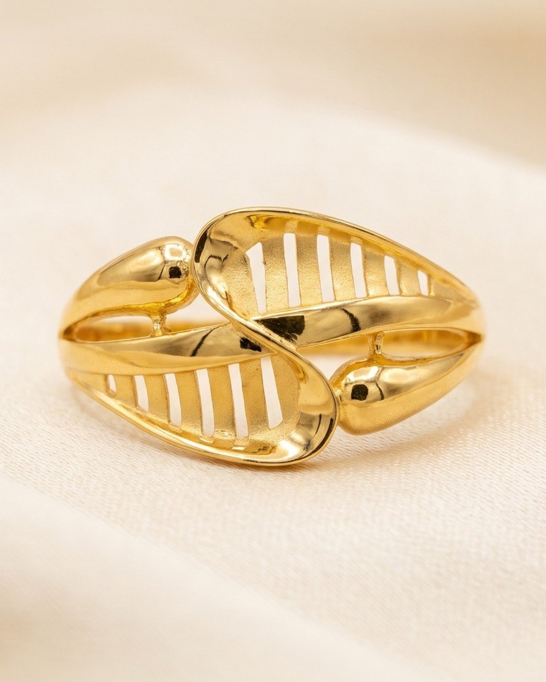 Lattice Wing Ring, 22K Gold, 1.820 g