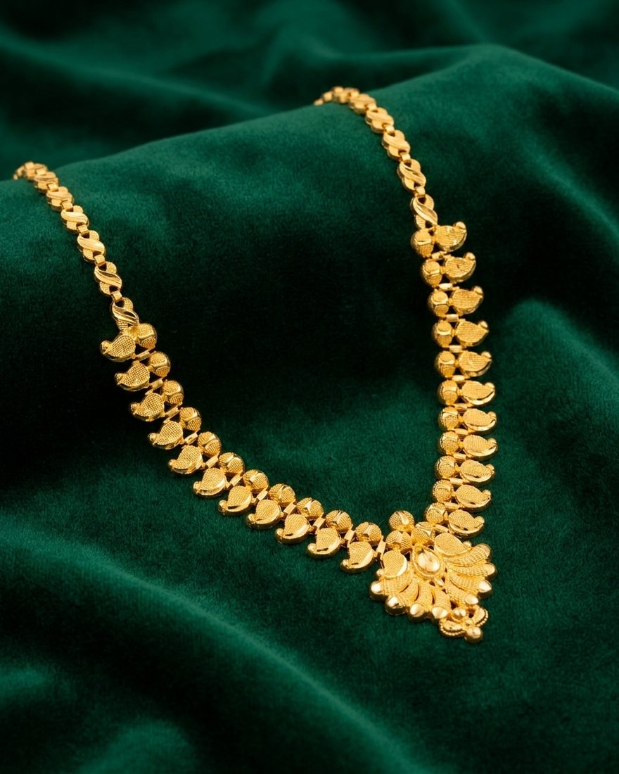 Leaf Link Flower Necklace, 22K Gold, 7.870 g