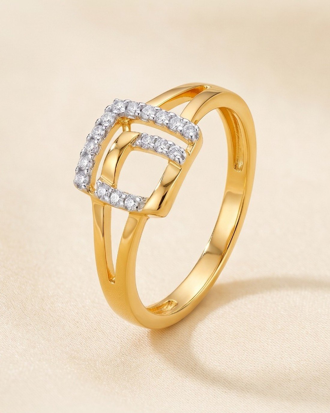 Square Halo Ring, 22K Gold, 1.310 g