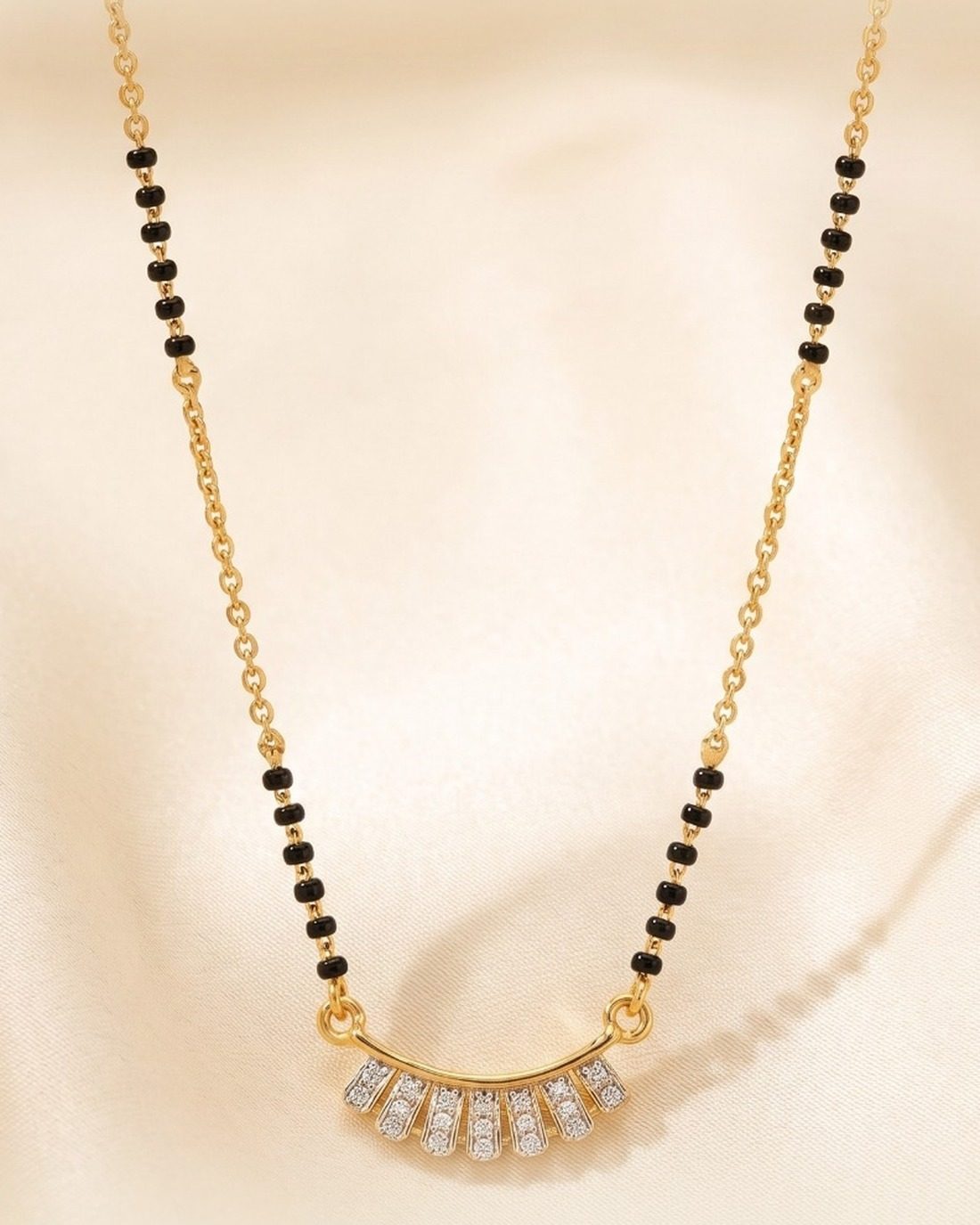 Stone Fringe Curve Mangalsutra, 22K Gold, 4.180 g