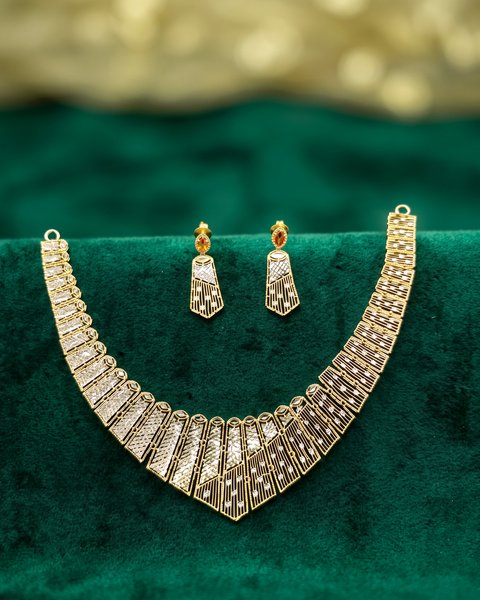 Tapered Panel Collar Necklace Set, 22K Gold, 21.680 g