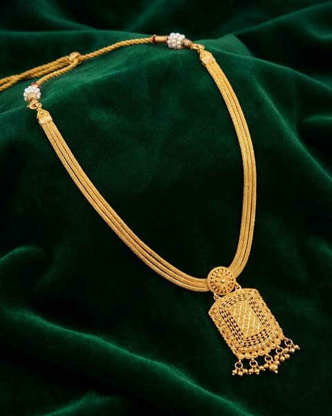Three-Strand Tablet Pendant Necklace, 22K Gold, 20.250 g