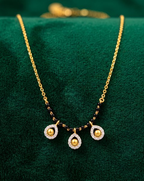 Three Teardrop Mangalsutra, 22K Gold, 3.820 g